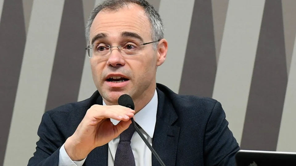 Reunião de conciliação sobre IPI com ministro André Mendonça é cancelada