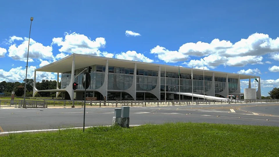 Sancionada lei para combater violência política contra a mulher