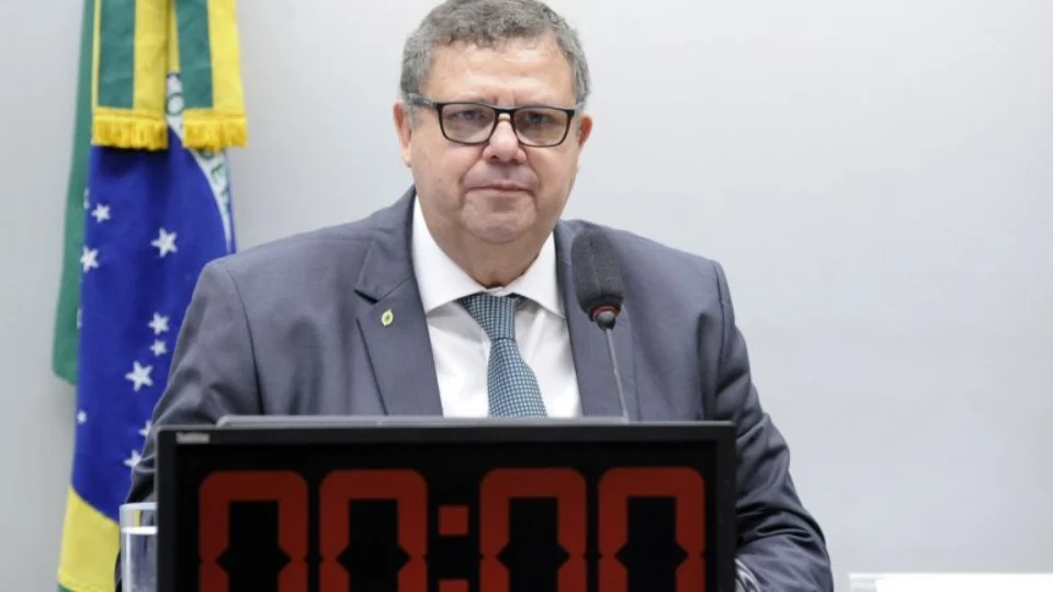 Comissão rejeita proposta de inserção de reservistas no mercado de trabalho