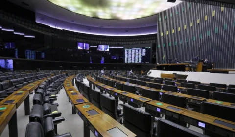 Câmara aprova união de siglas em federação partidária