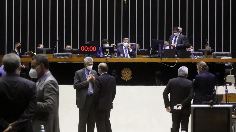 Câmara conclui votação da PEC da Reforma Eleitoral em segundo turno