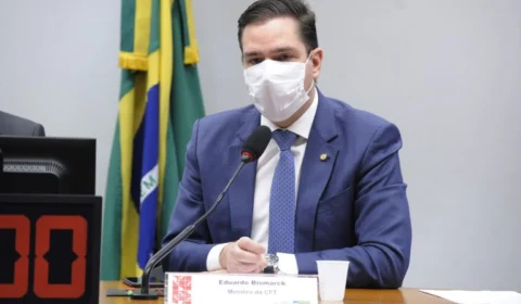 Comissão debate possível compra da Latam pela Azul