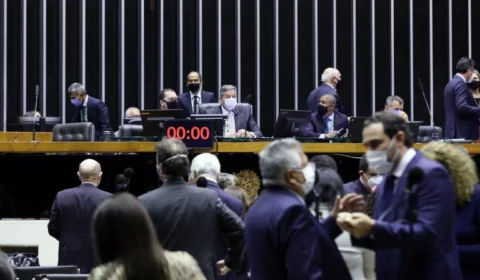 Voto impresso divide opiniões no Plenário da Câmara dos Deputados
