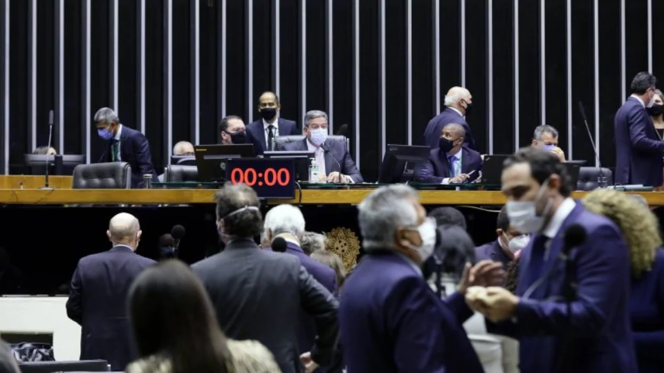 Voto impresso divide opiniões no Plenário da Câmara dos Deputados
