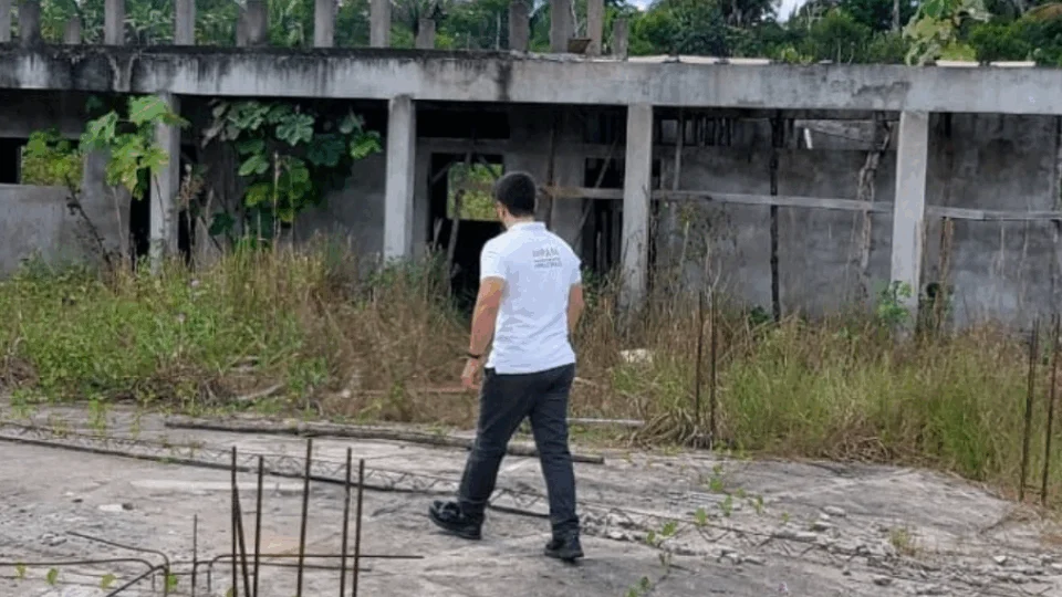 MP-AM investiga obra abandonada de escola municipal em Lábrea