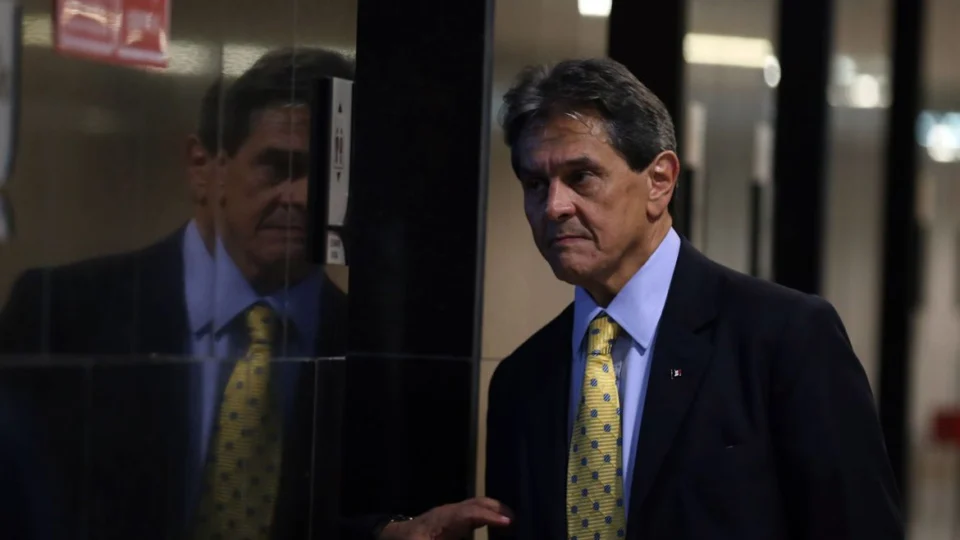 Após exame no IML, Jefferson vai para Superintendência da PF no Rio