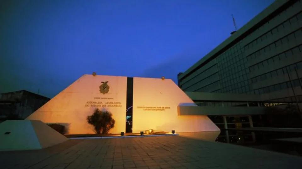 Assembleia Legislativa debate endividamento da população e extinção de postos de trabalho