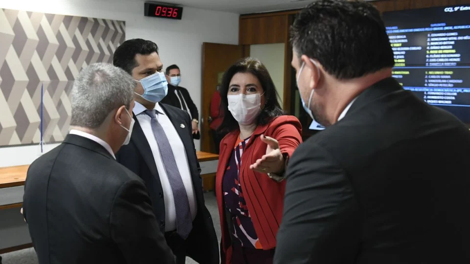 Sem coligações, CCJ do Senado aprova PEC da Reforma Eleitoral