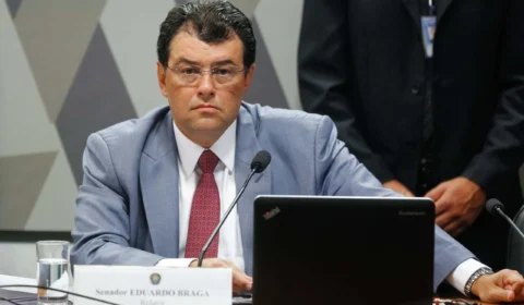 Justiça do Amazonas reconhece fake news de Eduardo Braga sobre aumento do ICMS