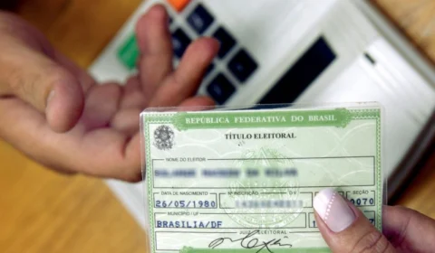 Procura por título de eleitor entre jovens com 15 a 17 anos cresceu 45% em um mês