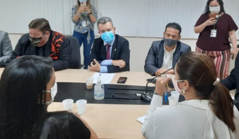Peixoto participa de reunião para cobrar melhoria no serviço da empresa Águas de Manaus