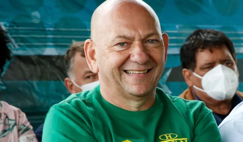 Justiça Eleitoral decide manter direitos políticos de Luciano Hang