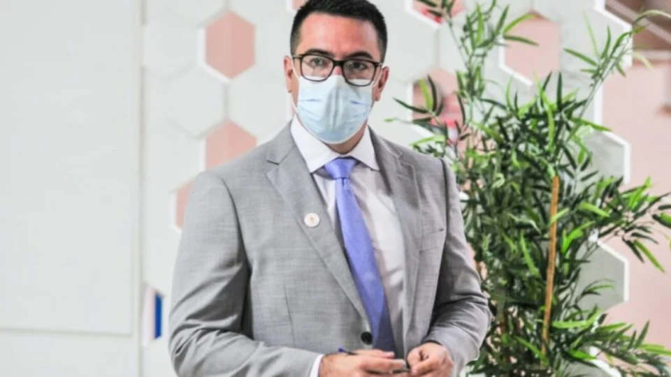 Rodrigo Guedes desafia David Reis a usar o dinheiro de anexo da Câmara como auxílio emergencial