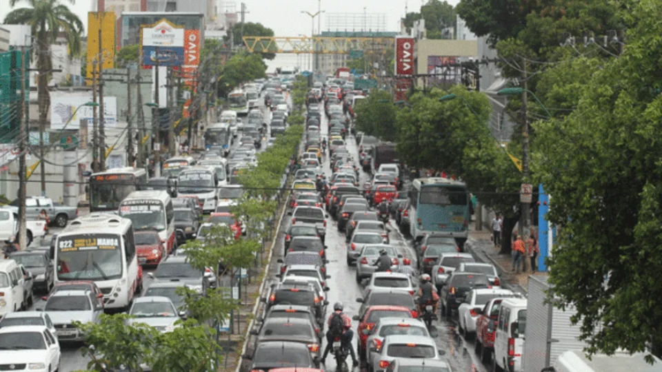 Ministro diz que dispõe de R$ 7 bi para investir em mobilidade urbana