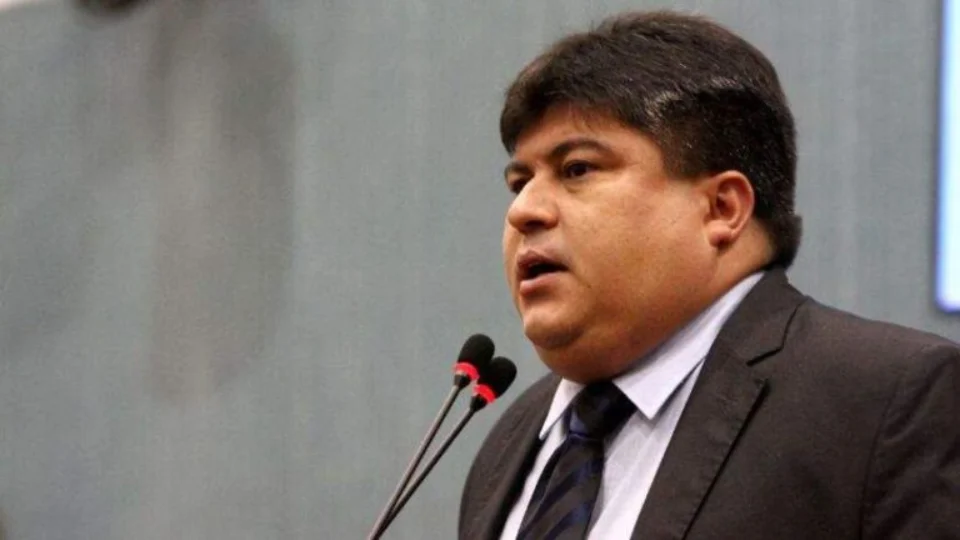 Após ter obra do ‘puxadinho’ barrada, David Reis desiste de alugar 41 picapes com aluguel de R$ 8 mil cada