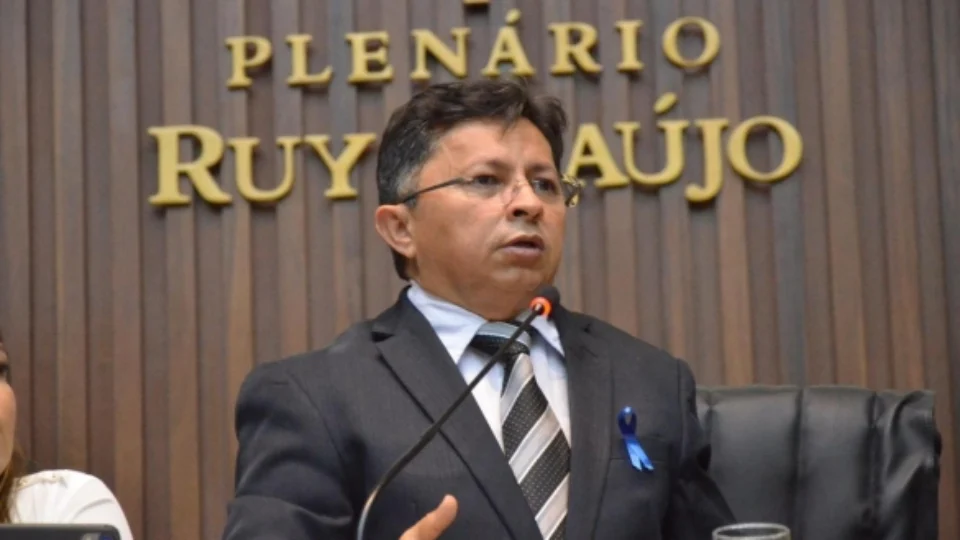 Deputado Sinésio Campos é contrário à suspensão da CPI da Energia