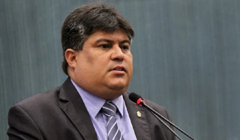 David Reis diz que vereadores decidirão se licitação das 41 picapes vai continuar na CMM