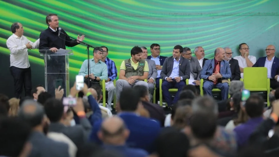 Bolsonaro, Wilson Lima e David Almeida participam da 1ª Consagração Pública de Pastores do Amazonas