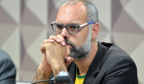 Governo Lula procura Interpol e EUA para extraditar Allan dos Santos