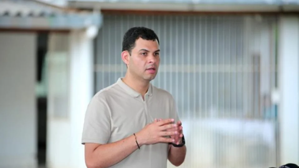 Saullo Vianna ouve moradores e discute soluções em visita a municípios das calhas do Madeira e Purus