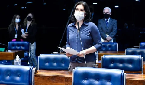 Senadores voltam a defender derrubada do veto à distribuição de absorventes