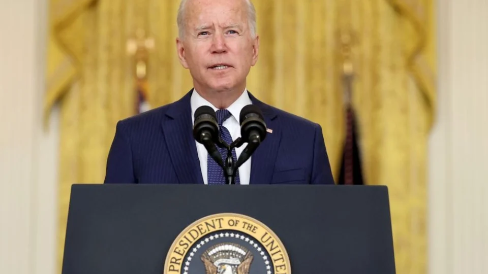 Biden sanciona projeto de infraestrutura de US$1 trilhão