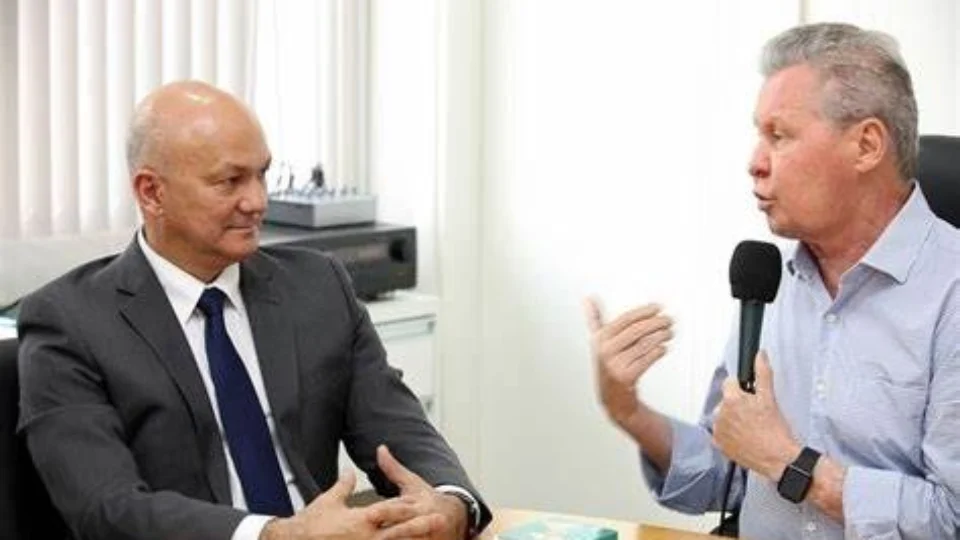 Coronel Menezes e Arthur Neto ‘brigam’ por vaga no Senado, segundo pesquisa; Omar Aziz lidera rejeição