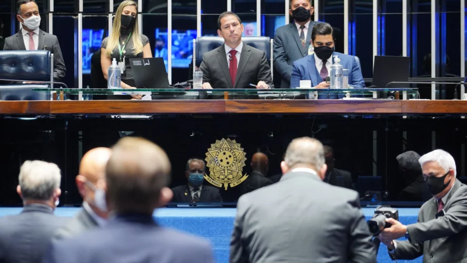 Marcelo Ramos aprova medidas que beneficiam Saúde, ZFM, municípios e micro empresas