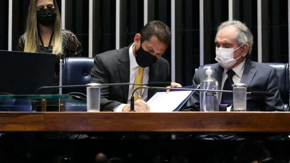 Marcelo Ramos comemora promulgação de emenda que aumenta repasses aos municípios