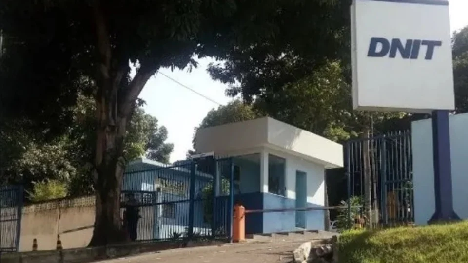 Dnit-AM vai gastar mais de  R$ 9,2 milhões em contrato com empresa do Rio de Janeiro