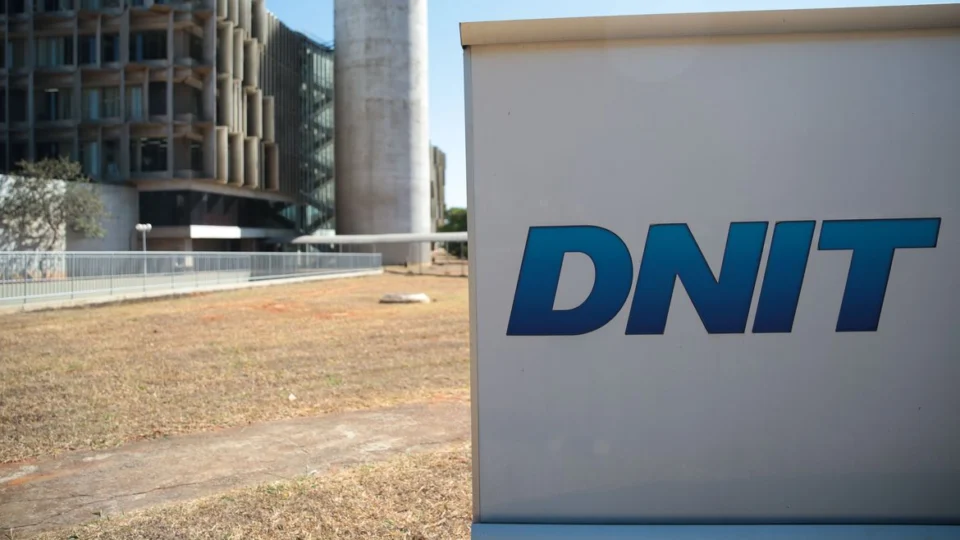 Operação da PF combate fraudes em pregões eletrônicos do Dnit