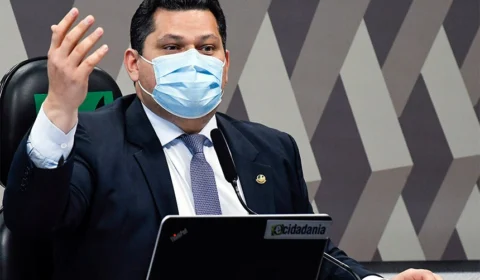 Davi Alcolumbre reafirma autonomia da CCJ para marcar sabatina de André Mendonça