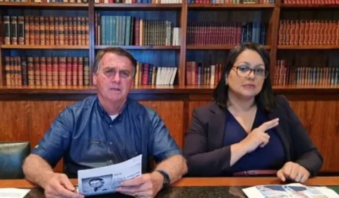 Facebook remove live em que presidente Jair Bolsonaro associa vacina de Covid à aids