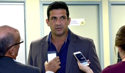 Prefeito de Manacapuru vai gastar mais de R$ 3,2 milhões com peças de veículos