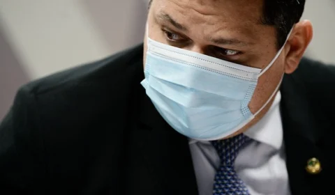 Davi Alcolumbre confirma sabatina de André Mendonça e mais nove no esforço concentrado