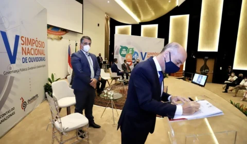 ​​​Ouvidoria do TCE-AM assina acordo de cooperação com Presidência da República para ações em conjunto