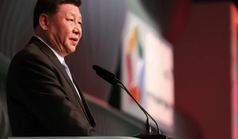 China promete mais 1 bi de doses de vacina contra Covid à África