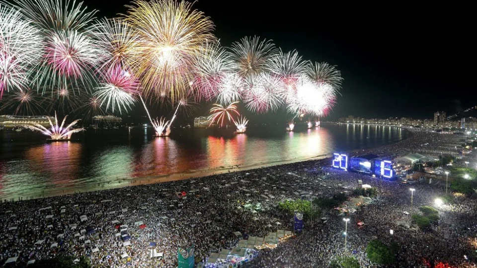 Capitais brasileiras se dividem sobre festas de réveillon