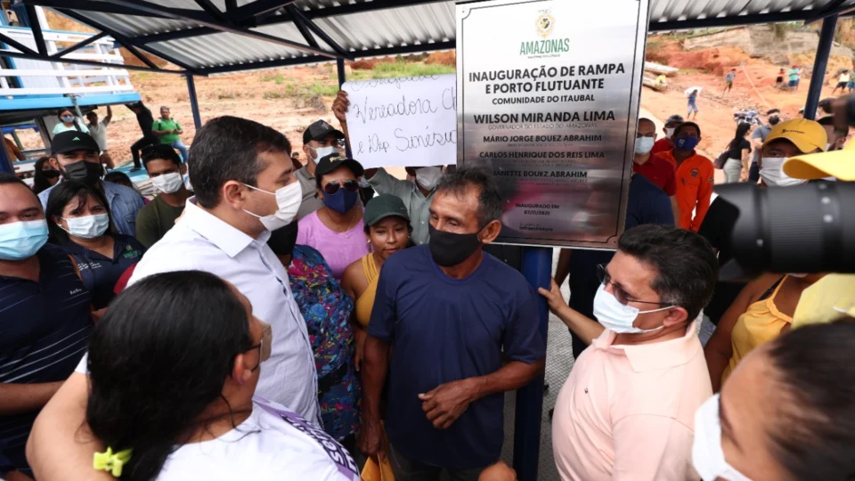 Wilson Lima inaugura porto flutuante na comunidade de Itaubal, em Itacoatiara