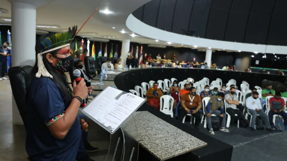 Com o apoio do Governo do Amazonas, representantes de 17 etnias se reúnem para discutir Educação Indígena