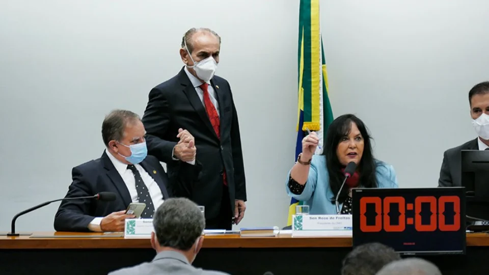 CMO corta R$ 138 milhões de crédito por causa de suspensão de emendas de relator