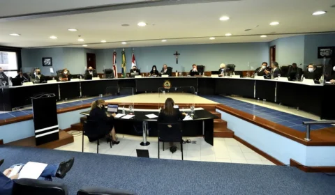 Ex-presidente da Câmara de Coari é multado em R$ 82,5 mil pelo TCE-AM