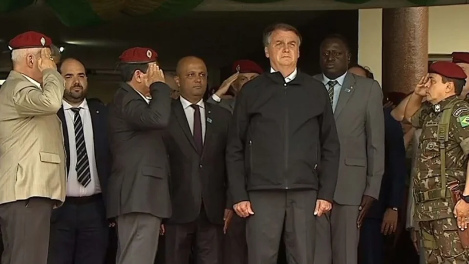 Bolsonaro diz que Brasil e o mundo não aguentam um novo lockdown