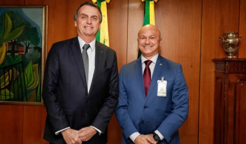 Coronel Menezes viaja a Brasília para encontros políticos e conversar com Bolsonaro