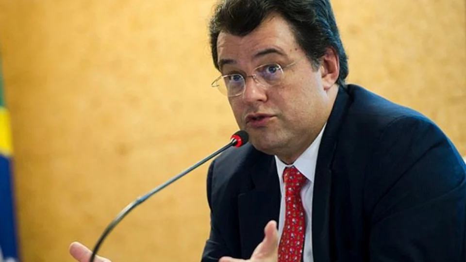 Em entrevista, Braga reforça discurso contraditório sobre decreto que evitaria crise de oxigênio em Manaus