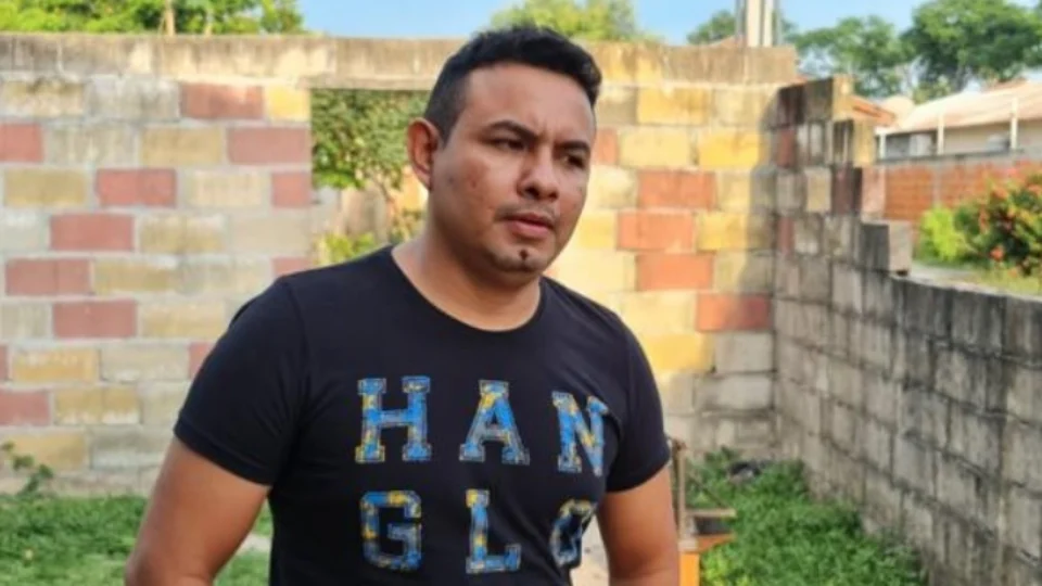 Vereador de Parintins agride mulher grávida durante confusão na rua; veja vídeo