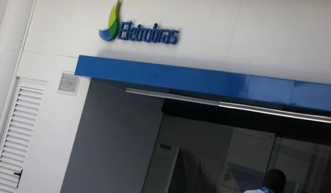 Privatização da Eletrobras é mantida para primeiro semestre de 2022