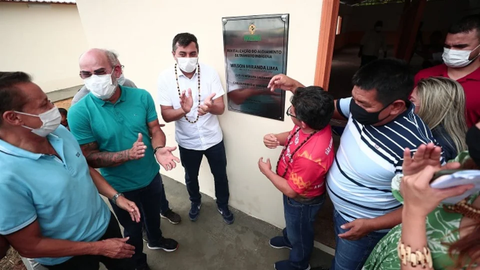 Em São Gabriel da Cachoeira, Wilson Lima entrega alojamento de trânsito para indígenas aldeados