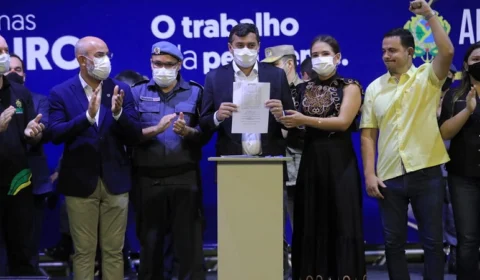 Wilson Lima promove 1,9 mil policiais e bombeiros e entrega veículos e equipamentos à Segurança Pública