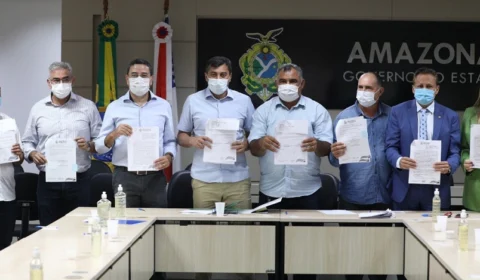 Wilson Lima assina convênios com prefeituras para investir R$ 12 milhões em seis municípios